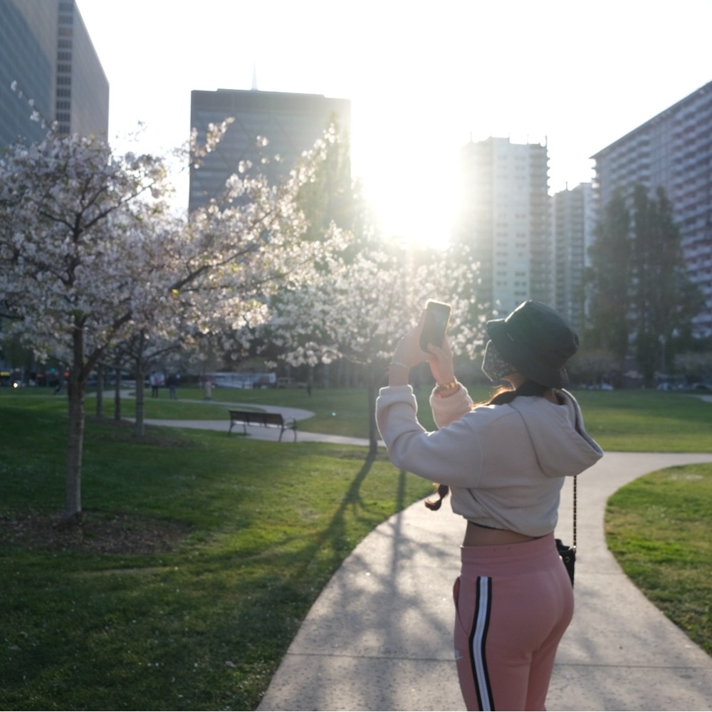 Nike Women's Sportswear Club Mid-Rise Joggers